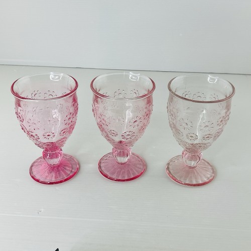 Set pink pressed glass - 3,